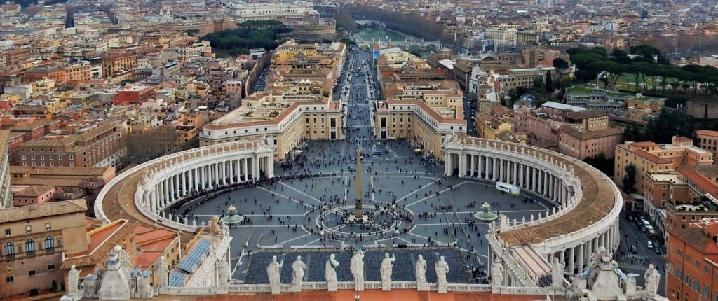 Best walking tour in Rome: Vatican City and Colosseum