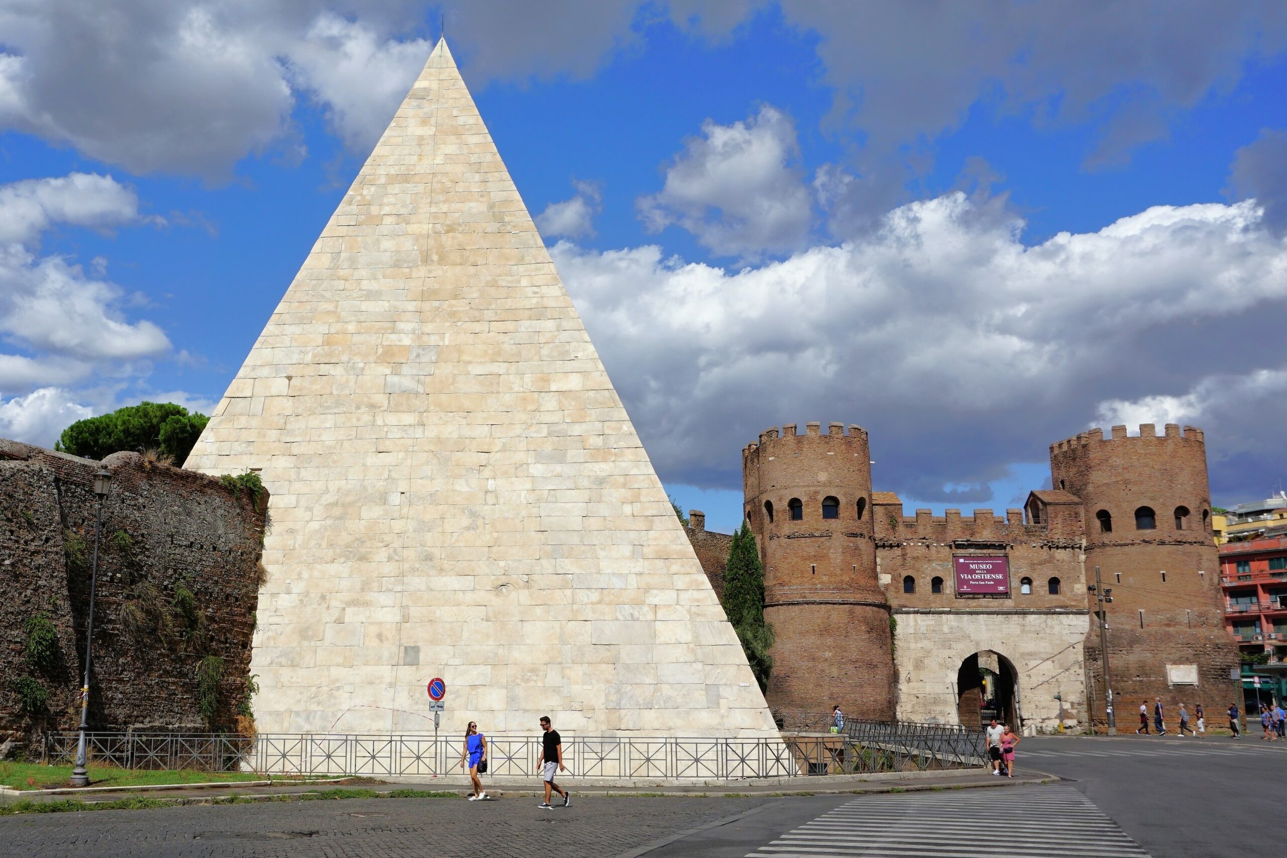 land tours in rome